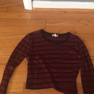 Red and black urban long sleeve crop top